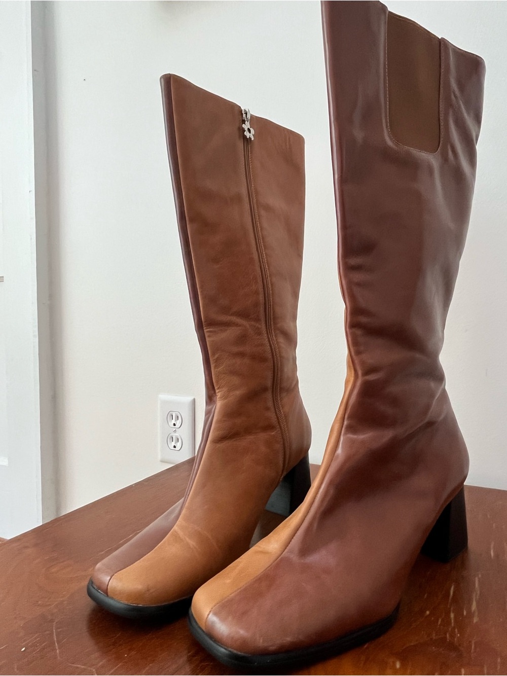 Lisa Says Gah Tall Tan Leather Riding Boots - Picture 3 of 4